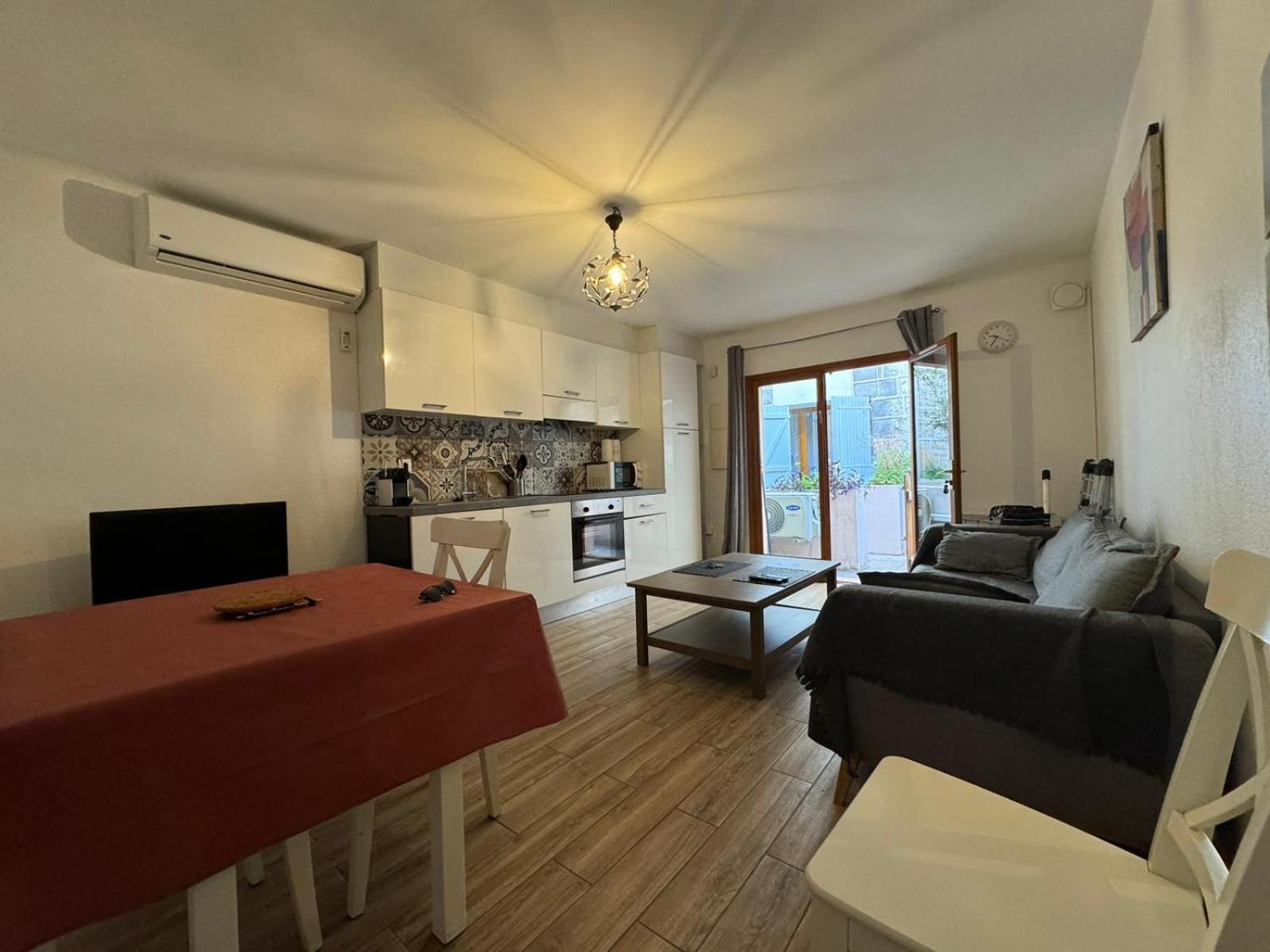 Cosy Poullan, 2-Bedroom Apartment, 200 M From The Beach Nice Exterior photo